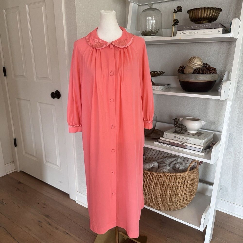 Vtg 60s‎ 70s Gossard Artemis Nylon Satin Trim House Robe Sz Medium Coral Button
